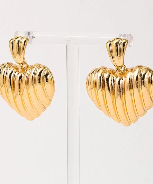 Alternative view of Gold Drop Hearts