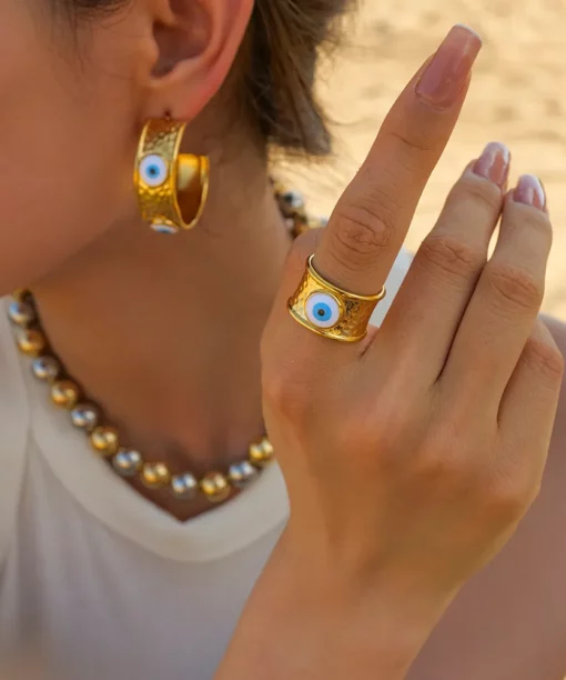 Alternative view of Devil's Eye Gold Ring