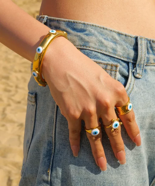 Alternative view of Devil's Eye Bracelet