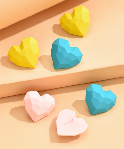 Alternative view of Turquoise Geometrical Heart
