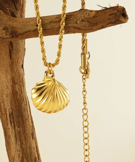 Alternative view of Shell Necklace