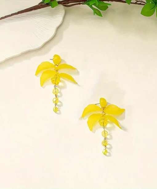Alternative view of Yellow Drop Leafs