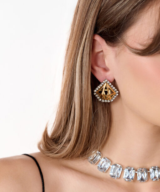 Alternative view of Oralia Diamond