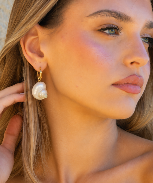 Alternative view of Elegant Shell  Earrings